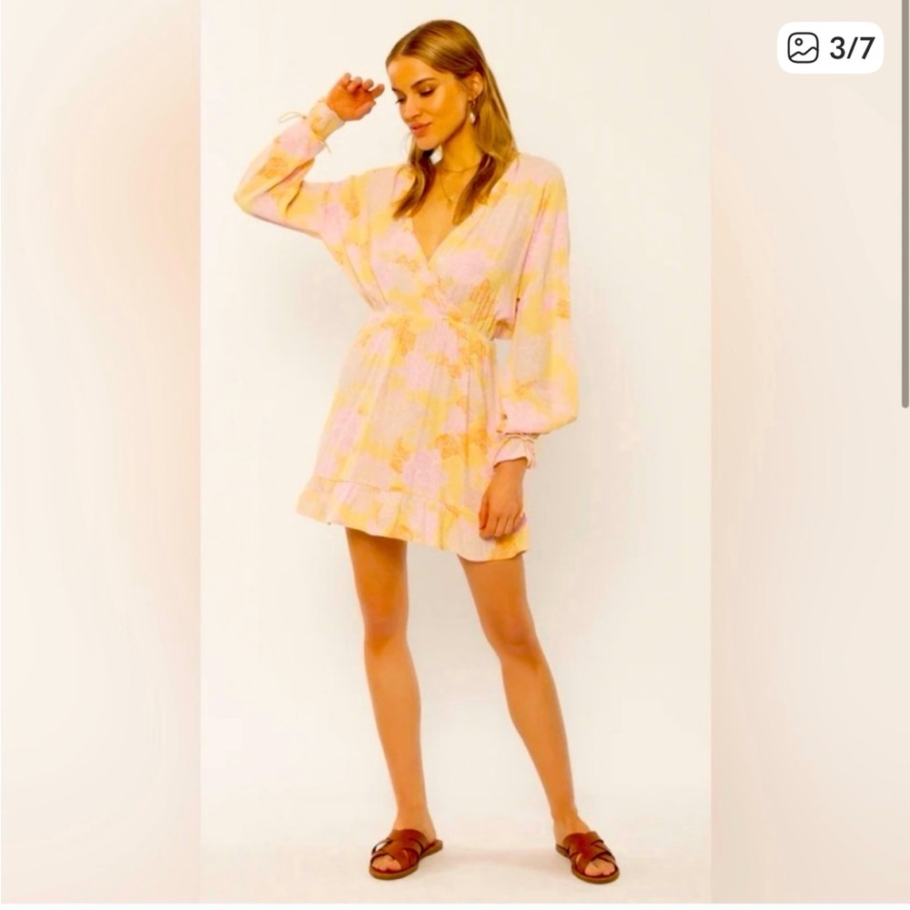 NEW Amuse Society Pink and Yellow Floral 👗 🐣